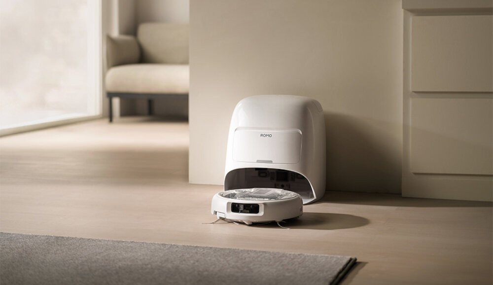 Robot sprzątający DJI Romo A Automatyczne sprzątanie podłogi twarde, jak i dywany porusza się płynnie i bez ryzyka zderzeń Siła ssania 25 000 Pa usuwanie zabrudzeń z głębi tkanin wysuwane ramiona współpracuje ze stacją bazową
