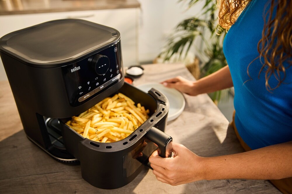 Air Fryer Frytkownica beztłuszczowa BRAUN MultiFry 5 HF5075IBK kompaktowa obudowa, wygodne rozwiązanie, większa procja za jednym razem