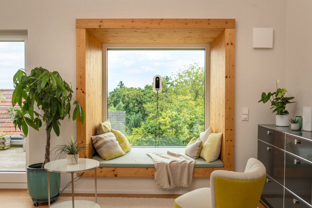 Robot do mycia okien KARCHER RCW 2 EXTRA nacisnąć jeden przycisk samodzielnie porusza się po powierzchni, rozprowadza detergent i usuwa zabrudzenia