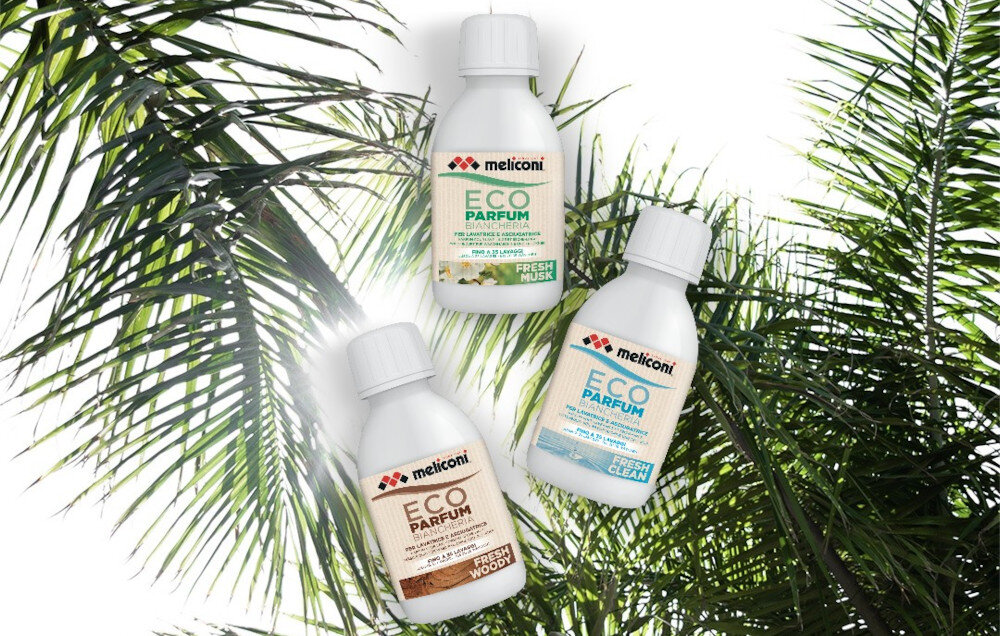 KROPLE ZAPACHOWE MELICONI Na tle zielonych liści palmowych zaprezentowano trzy warianty kropli zapachowych Meliconi z linii ECO PARFUM. Naturalne tło podkreśla ekologiczny charakter produktów i ich świeże kompozycje zapachowe Skoncentrowana moc zapachu mniejszy wpływ na środowisko wydajność do 35 prań oszczędność