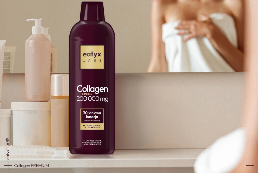Kolagen EATYX Labs Premium 200000 mg Mango-marakuja (1000 ml)łazienka butelka na blacie w tle osoba w ręczniku obok butelki z kosmetykami zdrowie codzienny rytuał