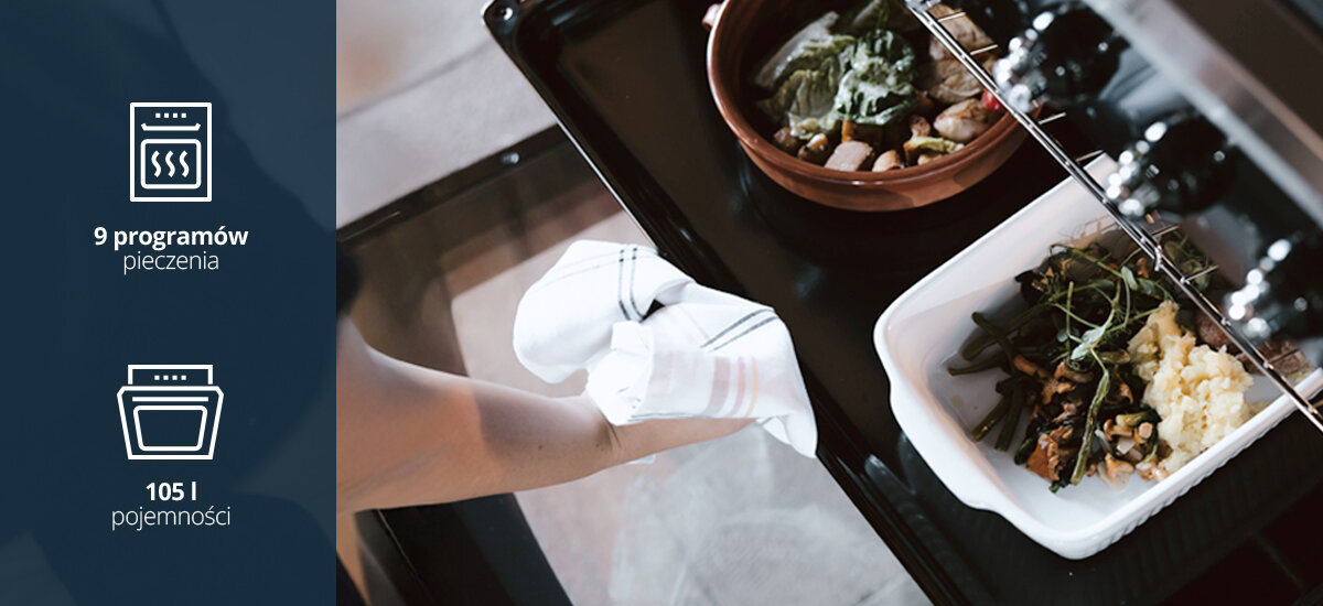 Kuchnia VESTFROST VC-993WNPIBK.2 Na zdjęciu pokazano wnętrze piekarnika kuchni Vestfrost z dwoma naczyniami do zapiekania pełnymi warzyw i ziemniaków. Po lewej stronie znajdują się ikony informujące o 9 programach pieczenia oraz pojemności 105 litrów piekarnik 105 litrów duża pojemność 9 funkcji pieczenia termoobieg grill tryb pizza gotowanie dla dużej rodziny przygotowanie kilku potraw jednocześnie