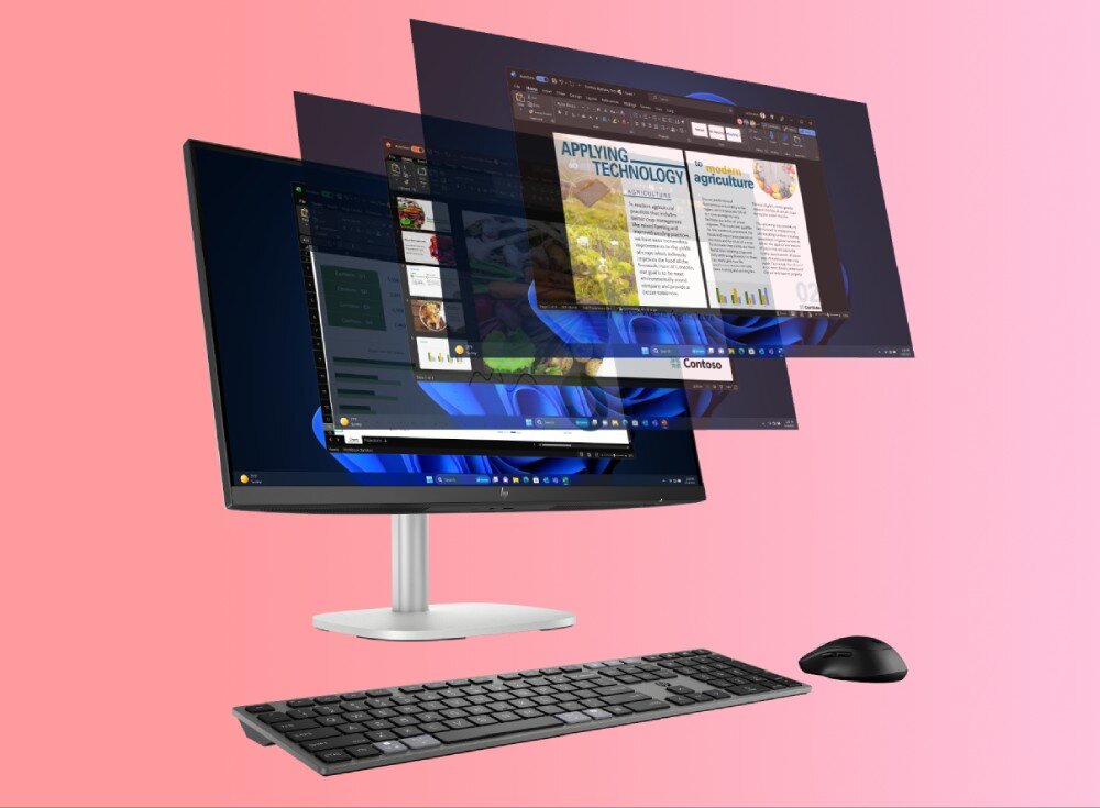 Komputer All in One HP EliteStudio 8 G1I SL Komputer All in One z klawiaturą i myszą na różowym tle, z trzema półprzezroczystymi oknami aplikacji unoszącymi się przed ekranem, AI, Copilot, narzędzia