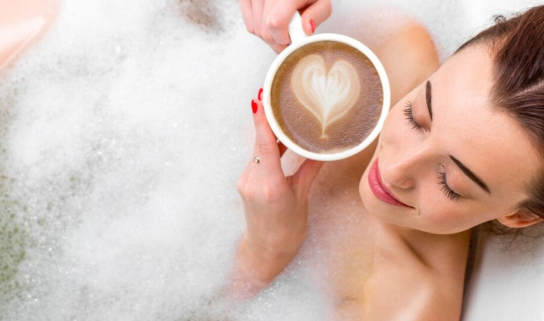 Spieniacz SENCOR SMF 2020WH Smak i kontrola przygotowania  latte, cappuccino, frappe innych napojów na bazie gorącego lub spienionego mleka Termostat temperatura Trzy tryby pracy dwie wymienne nasadki  łatwo dopasować działanie 