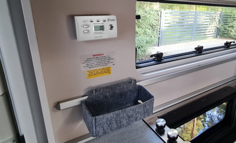 Czujnik tlenku węgla czadu KIDDE 7C0 Zaawansowana technologia wykonywania pomiaro niezawodny sensor elektromechaniczny czerwona dioda LED glosny alarm dzwiekowy o sile 85 dB