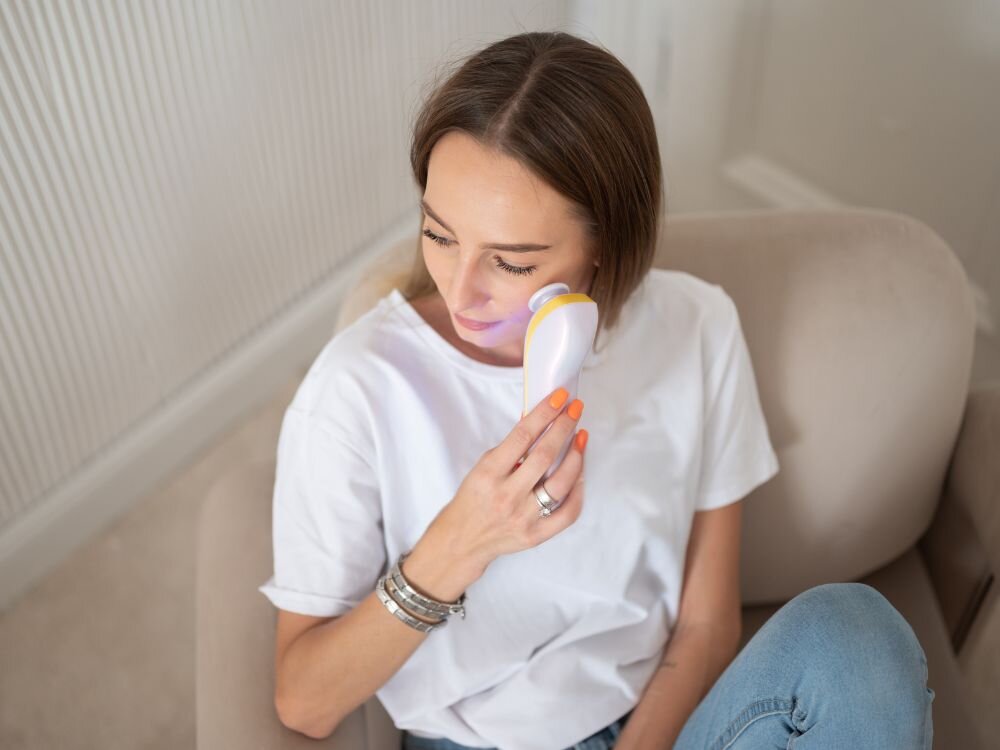 Masażer plazmowy do twarzy HAXE HX806 Velissa regularne stosowanie, wygładzenie skóry, czystsza skóra, prosta pielęgnacja