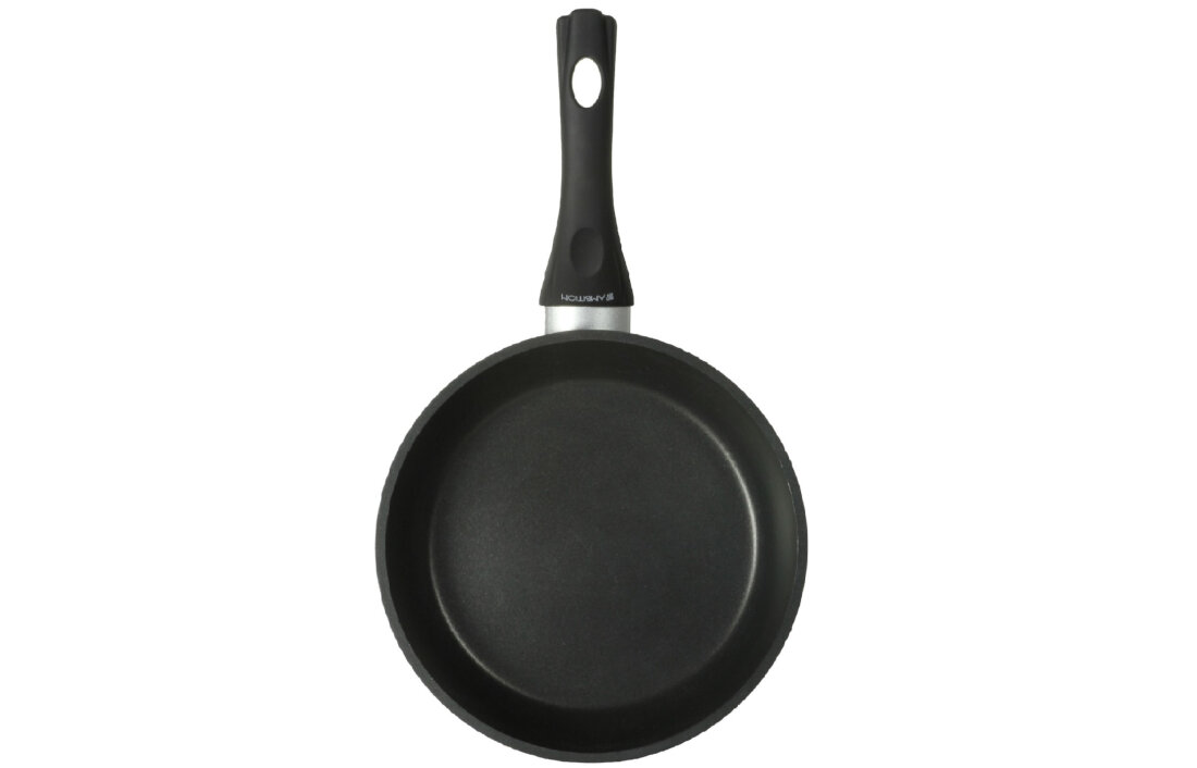 Patelnia AMBITION Magnat 34035 (24 cm) Komfortowe użytkowanie Ergonomiczny uchwyt  chwyt wygoda gotowanie lekka ułatwienie podnoszenie manewrowanie