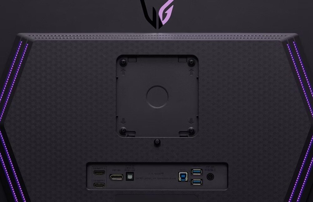 Monitor LG UltraGear 27GS95QE-B.AEU Widok tylnej części monitora, prezentujący dostępne złącza: HDMI, DisplayPort, USB oraz uchwyt montażowy w standardzie VESA, porty, gniazda, podłączenie