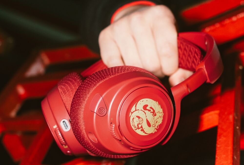 Słuchawki Arctis Nova 7 Dragon Edition usb-c szybkie ładowanie czas działania