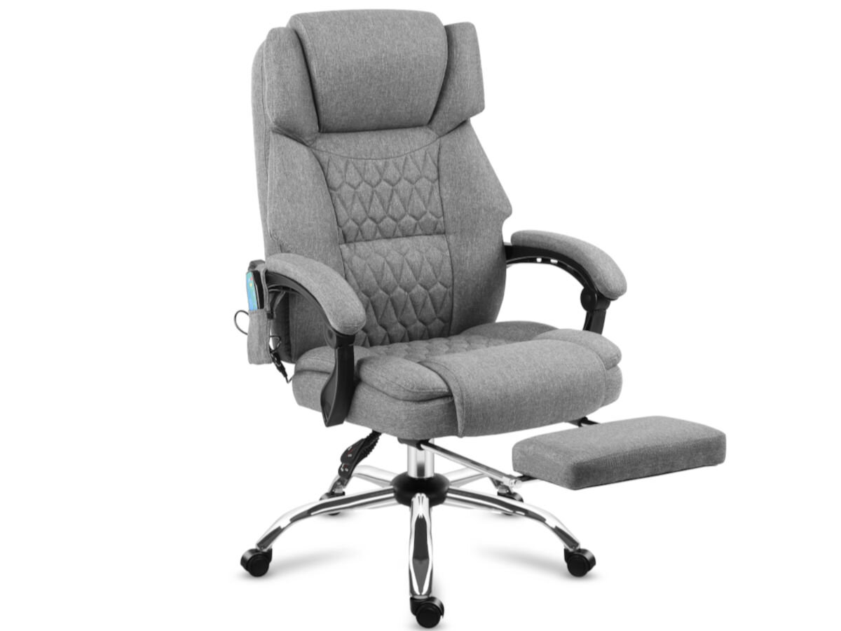 Fotel MARK ADLER Boss 6.0 Szary, pilot, tryb, dopasowanie, działanie, timer, na białym tle fotel z rozstawionym podnóżkiem frontem lewo skos