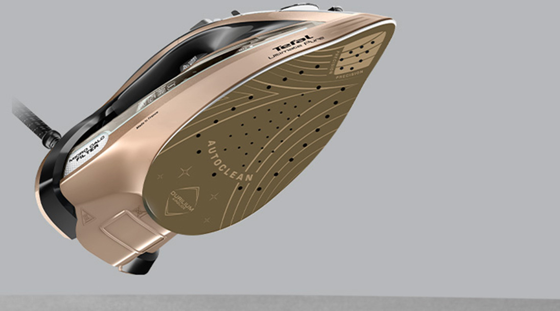 Żelazko w użyciu bez pary.