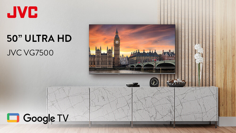 Telewizor JVC LT-50VG7500 UHD Dolby Vision Dolby Atmos Google TV obraz dźwięk funkcje domowa rozrywka, telewizor zawieszony na ścianie w pomieszczeniu