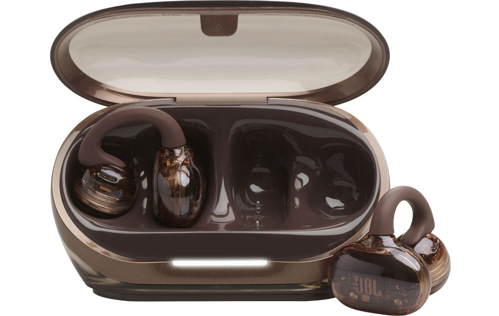 Słuchawki powietrzne JBL Soundgear Clips z klasą odporności IP54 przeciw pyłowi i wilgoci, etui ładujące z słuchawkami od frontu na białym tle