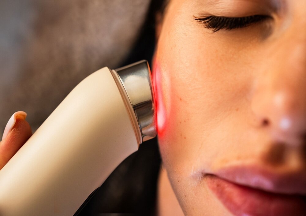 Urządzenie do pielęgnacji twarzy NENO BEAUTY Luve cztery tryby pracy, lepsze efekty, pełne bezpieczeństwo, komfortowe zmienianie trybów pracy, pielęgnacja