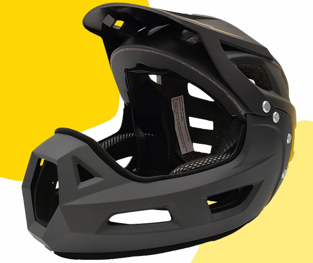 Kask XRIDER XRFH002M Czarno-żółty Full Face z odkręcaną szczęką (rozmiar M) kask na biało-żółtym tle widoczny pod lekkim skosem typu Full Face chroni całą głowę czaszkę i twarz konstrukcja obejmuje szczękę ochrona wsparcie w sytuacjach, w których ryzyko upadku jest wyższe