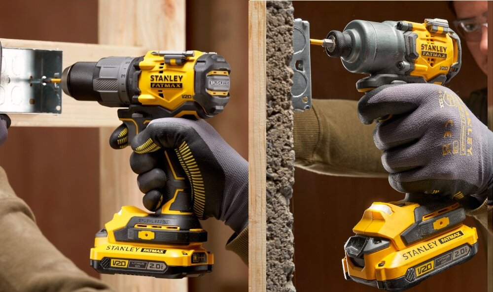 Zestaw elektronarzędzi STANLEY Fatmax SFMCK211D2T-QW dwa zdjęcia w jednym osoba wierci otwór w drewnianej ścianie na drugim zdjęciu osoba dokręca śrubę ułatwia realizację wielu zadań w domu i warsztacie łączy funkcje wiercenia wkręcania i szybkiego dokręcania elementów pełna swoboda pracy zasilanie akumulatorowe połączenie dwóch urządzeń w jednym komplecie wiertarko-wkrętarka STANLEY SFMCD726 zakrętarka STANLEY SFMCF830