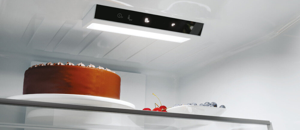 LODÓWKA CANDY CNCQ2T620EB oświetlenie LED jasność widoczność światło