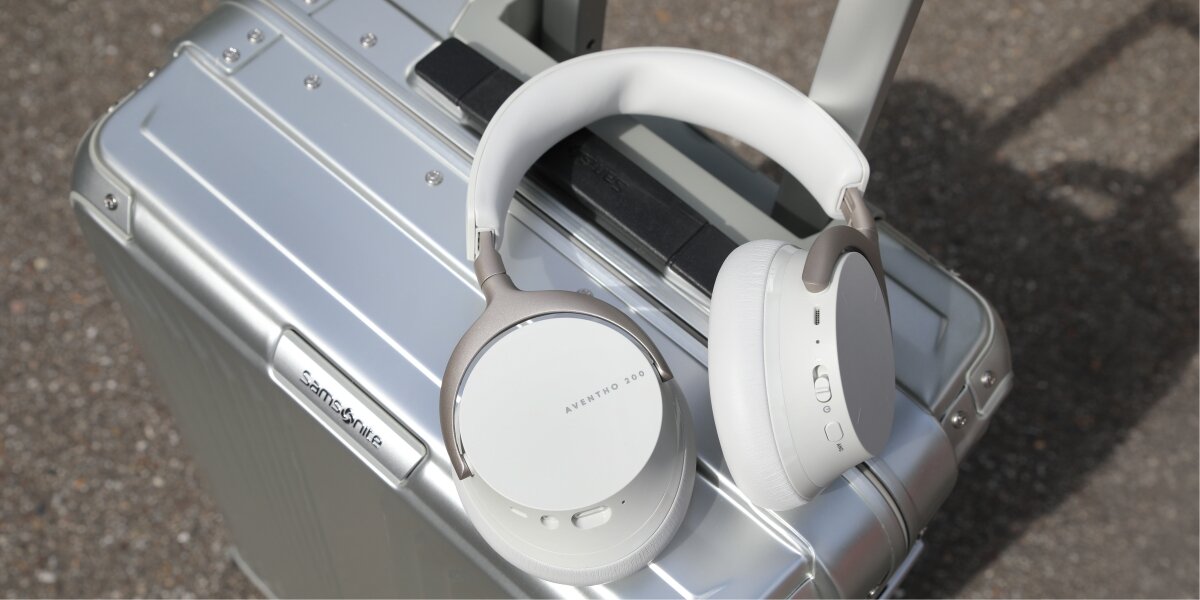 Słuchawki nauszne BEYERDYNAMIC Aventho 200 - Moc dźwięku bez granic, słuchawki nauszne leżące na walzce podróżnej