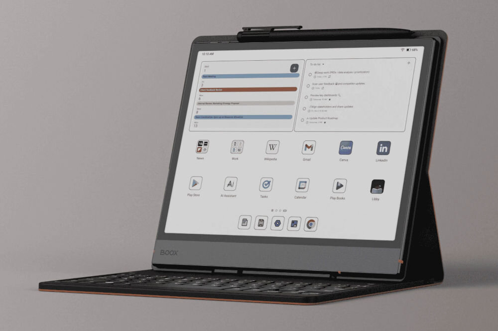 Czytnik e-booków ONYX BOOX Note Air 5 C 10.3 cala, Podświetlany ekran, Wi-Fi Szary prezentacja czytnika na brązowym tle na klawiaturze pod kątem wbudowany mikrofon nagrywanie notatek głosowych bez potrzeby korzystania z zewnętrznych urządzeń