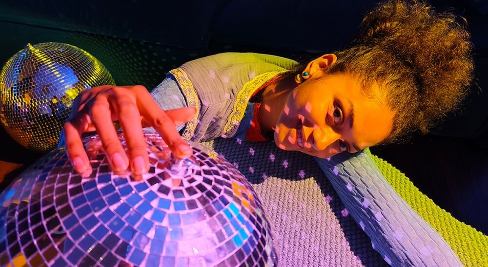 Smartfon XIAOMi Redmi Note 14 Pro+ dotyk funkcje ai ulepszanie obrazu wspomnienia portrety