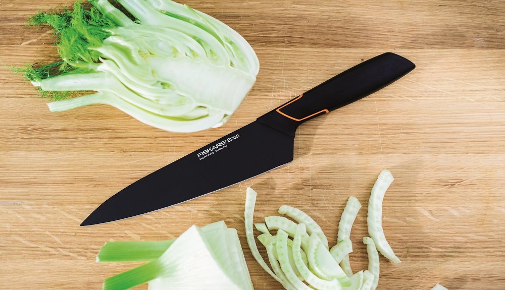 Noz FISKARS Edge 978308 lifestyle
