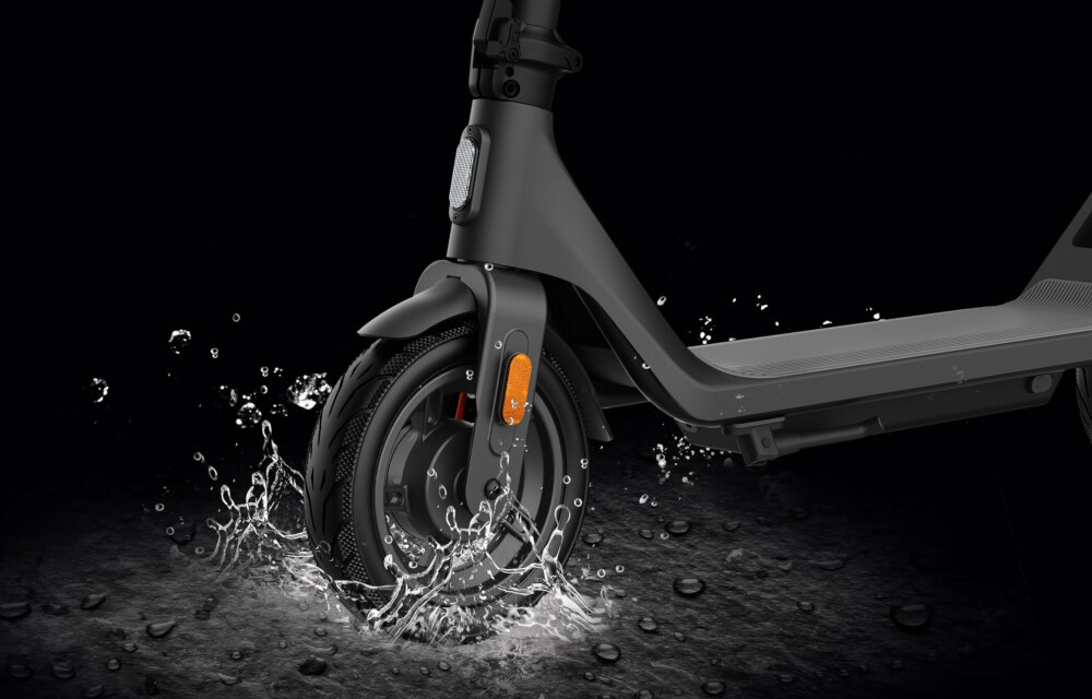 Hulajnoga elektryczna XIAOMI Electric Scooter 4 Lite ochrona akumulatora przed wigocia i zachlapaniem stopien ochrony IPX4 w pelni odporna na wplyw deszczu i zachlapania korzystanie niezaleznie od pogody wieksza niezawodnosc i trwalosc urzadzenia