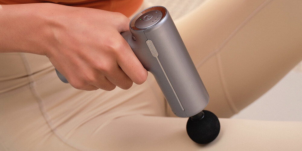 Masażer ręczny Gun SKG F1 Pro Wszechstronny masaż ciała sprawdza się przy rozluźnianiu mięśni ramion, pośladków, ud, łydek, talii oraz karku Regulowana intensywność cztery wymienne głowice dopasowanie precyzja potrzeby preferencje komfort wygoda