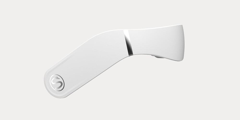 Masażer do karku SKG GS500-N Styl, który łączy funkcjonalność  z odpornego na zarysowania poliwęglanu miękka warstwa medycznego silikonu przycisk „S” z wizualizacją ładowania łatwa w utrzymaniu czystości