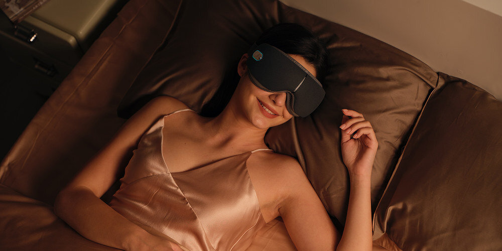 Masażer do oczu SKG ES500 Szary Ciepło sprzyja odprężeniu funkcja ciepłego kompresu temperatura zakres naturalna metoda zredukować widoczność cieni pod oczami