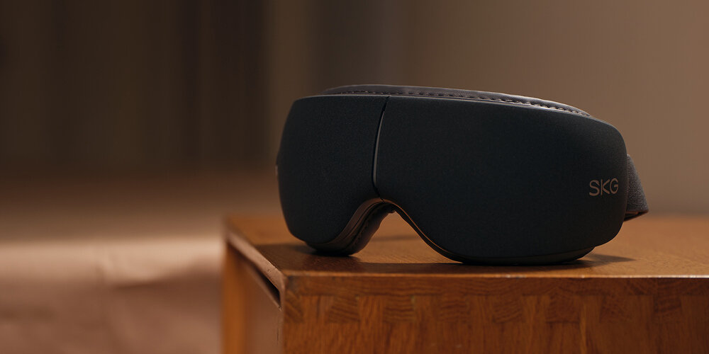 Masażer do oczu SKG ES500 Szary Komfort i mobilność waga możliwość złożenia pod kątem 180° Elastyczne i ulepszone paski łatwe dopasowanie miękka powłoka z poliuretanu