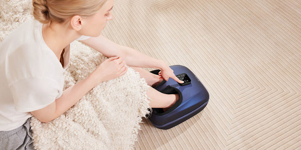 Masażer do stóp SKG YS100 Ciepły kompres dziesięć lamp neonowych temperatura szybkie nagrzewanie i stały, ciepły kompres  wbudowany mechanizm zabezpieczający ochrona wspiera poprawę krążenia i łagodzi obrzęki głęboki i kojący relaks