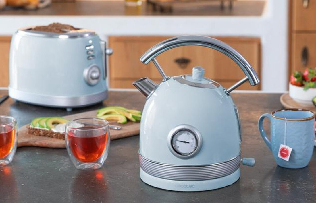 Czajnik CECOTEC ThermoSense 420 Vintage Błękitny Przyciąga wzrok Elegancki styl vintage pasuje do wnętrza Stylowy wygląd 