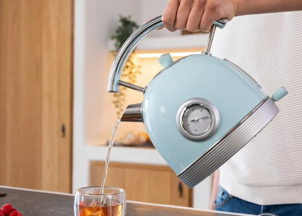 Czajnik CECOTEC ThermoSense 420 Vintage Błękitny Wysoka jakoś stal nierdzewna wykonanie Materiały wolne od BPA i toksyn ochrona naturalny smak i aromat