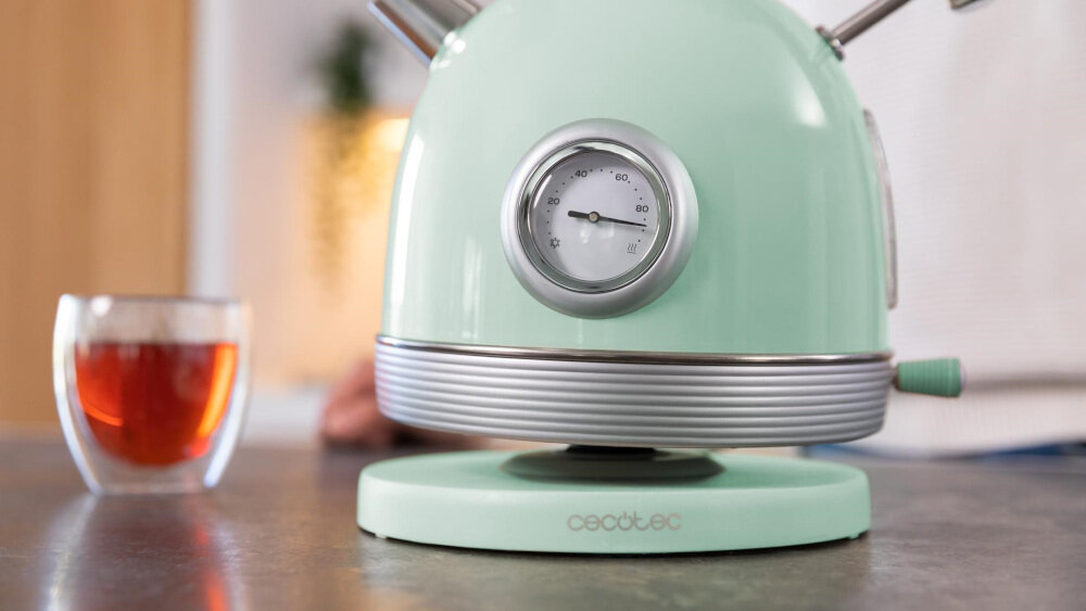Czajnik CECOTEC ThermoSense 420 Vintage Zielony Wygoda użytkowania Obrotowa podstawa 360° Zdejmowany dzbanek i system zwijania kabla 