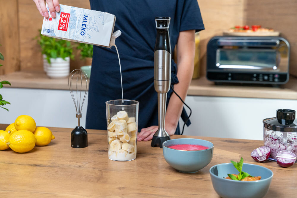 Blender GÖTZE & JENSEN HB902X Srebrno-czarny kubek 700ml miarka miksowanie owoców ziół