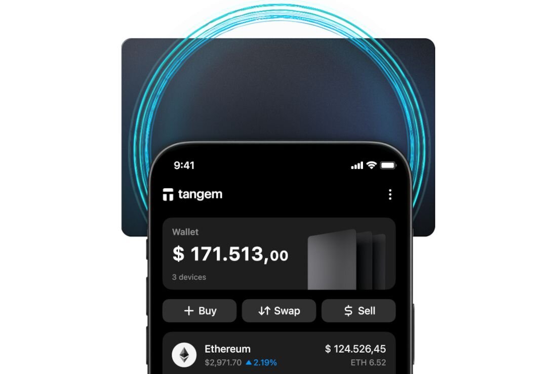 Telefon z aplikacją Tangem Wallet jest dotykany kartą Tangem wykorzystywaną do zarządzania kryptowalutami - Gotowy w 1–3 minuty  