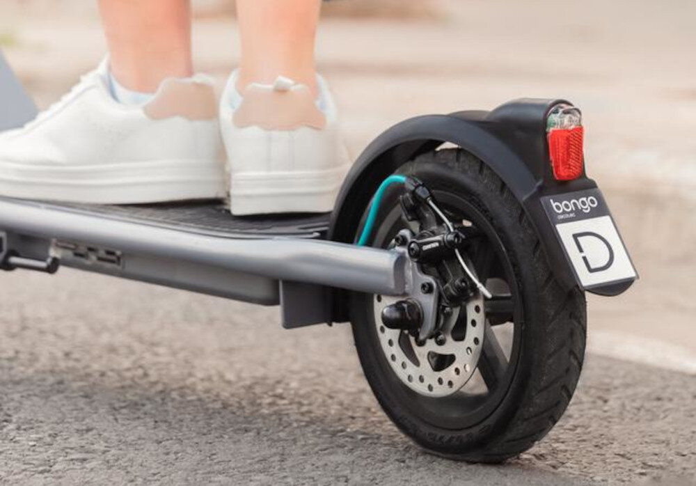 Hulajnoga elektryczna CECOTEC Bongo D20 20km 250W 8.5 Szary hamulec przedni elektryczny tylny tarczowy duza sila hamowania niezawodne dzialanie tempomat