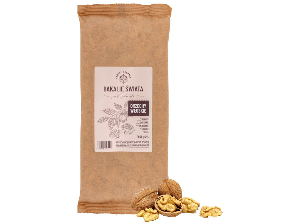 Orzechy włoskie CABRAL (1 kg) opakowanie na białym tle obok leżą orzechy źródło kwasów omega-3 witamin z grupy B magnezu i miedzi wspierają pracę mózgu i serc utrzymanie równowagi mineralnej organizmu wspiera układ nerwowy i trawienny dostarcza antyoksydantów 2,6 g cukrów 13,7 g węglowodanów w porcji 100 g 6,6 g kwasów tłuszczowych nasyconych