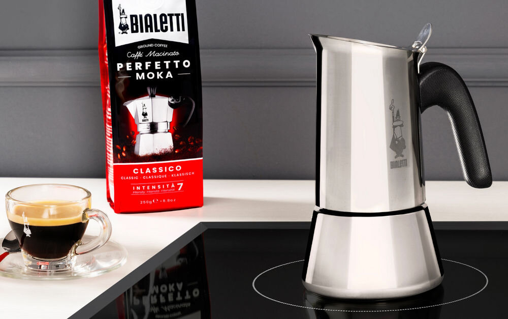Kawiarka BIALETTI New Venus 4 TZ Srebrny 170 ml dla miłośników włoskiego espresso pojemność całkowita 200 ml zaparzenie czterech filiżanek espresso do małych i średnich gospodarstw domowych aromatyczny napój w kilka minut w kazdej kuchni autentyczny włoski smak espresso
