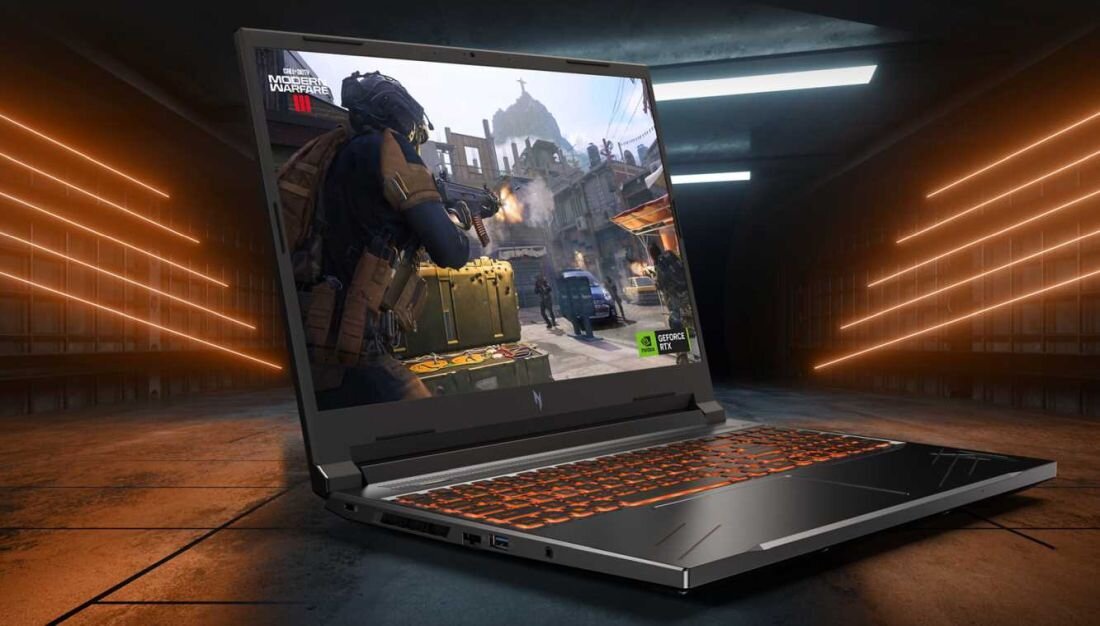 Laptop ACER Nitro V 16 - Laptop ACER Nitro V 16 podświetlonuy pomarańczowymi neonami. NVIDIA GeForce RTX, DLSS i ray tracing