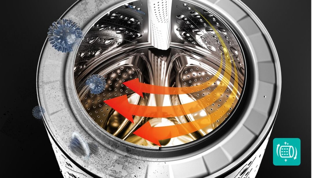 PRALKA GORENJE WNHAI84APS Wizualizacja wnętrza bębna pralki z oznaczeniami bakterii i strzałkami przepływu powietrza. Grafika przedstawia funkcję czyszczenia bębna, pomagającą utrzymać higienę wnętrza urządzenia czyszczenie bębna higiena pralki usuwanie bakterii i osadów