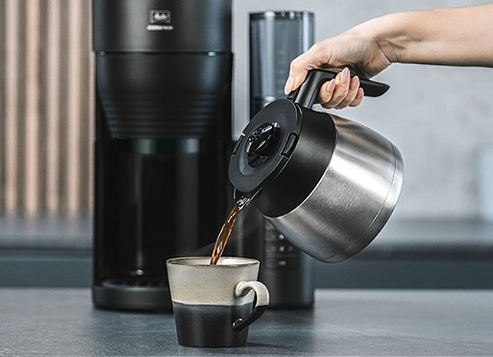 Ekspres MELITTA AromaFresh II Therm Pro 1030-11 przelewowy wyjątkowa jakosc napoju zintegrowany młynek ceramiczny 11 ustawień grubości mielenia dostosowanie mielenia do preferencji od drobnego do grubego intensywny aromat kawy możliwośc wyłączenia płynka większa elastyczność