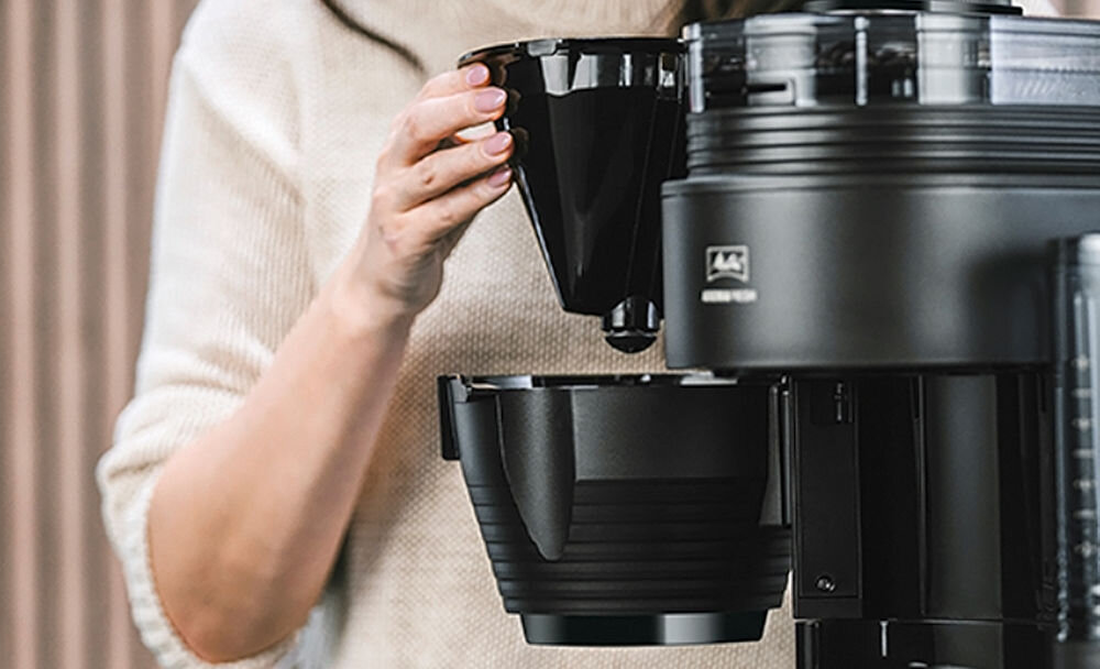 Ekspres MELITTA AromaFresh II Therm Pro 1030-11 izolowany dzbanek stal nierdzewna podwójne ścianki utrzymanie ciepła odpodność długie użytkowanie zintegrowany program odkamieniania filtr z blokadą kapania komfort użytkowania łatwa konserwacja urządzenia