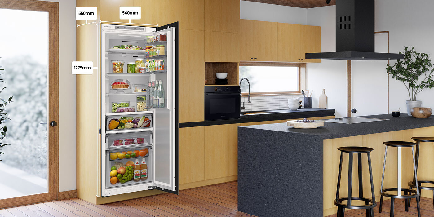 Jednodrzwiowa chłodziarka wpasowana w stylową przestrzeń kuchenną Jednodrzwiowa chłodziarka wpasowana w stylową przestrzeń kuchenną