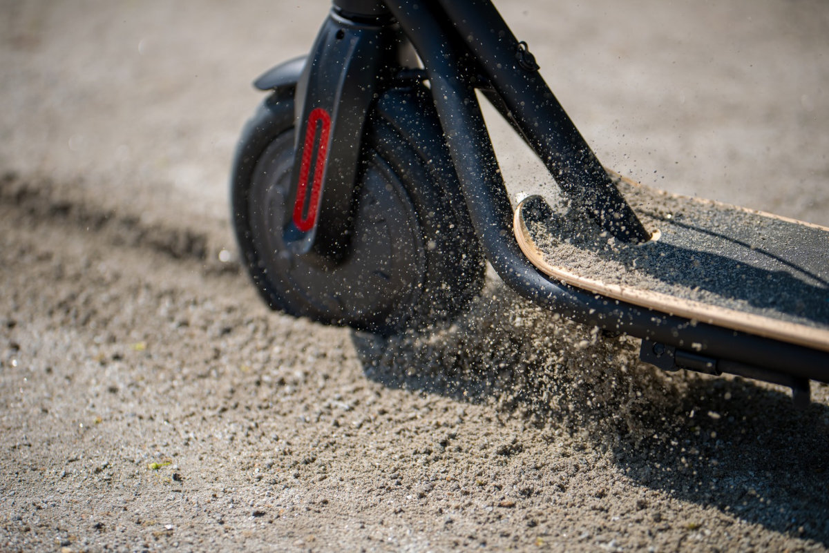 HULAJNOGA ELEKTRYCZNA FRUGAL IMPULSE kola z dobra przyczepnoscia