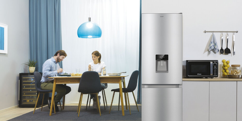 LODÓWKA CANDY CCG1S 518EWX Cztery balkoniki  butelki słoiki dodatkowe miejsce lepsza organizacja Trzy szuflady w zamrażarce organizacja mrożonki Przezroczyste fronty wnętrze funkcjonalność 4 półki szklane pojemniki szuflady owoce warzywa szerokość 55 cm pojemność 250 l Zewnętrzny dystrybutor wody zimne napoje chłodna woda