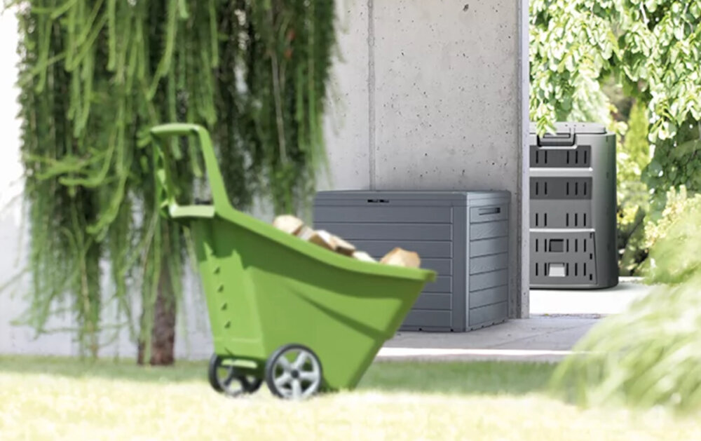 Skrzynia ogrodowa PROSPERPLAST MBWL190-S433 190L z wysokiej jakosci tworzywa sztucznego odpornosc na deszcz promieniowanie UV czynniki zewnetrzne antracytowa kolorystyka struktura inspirowana drewnem boczne uchwyty