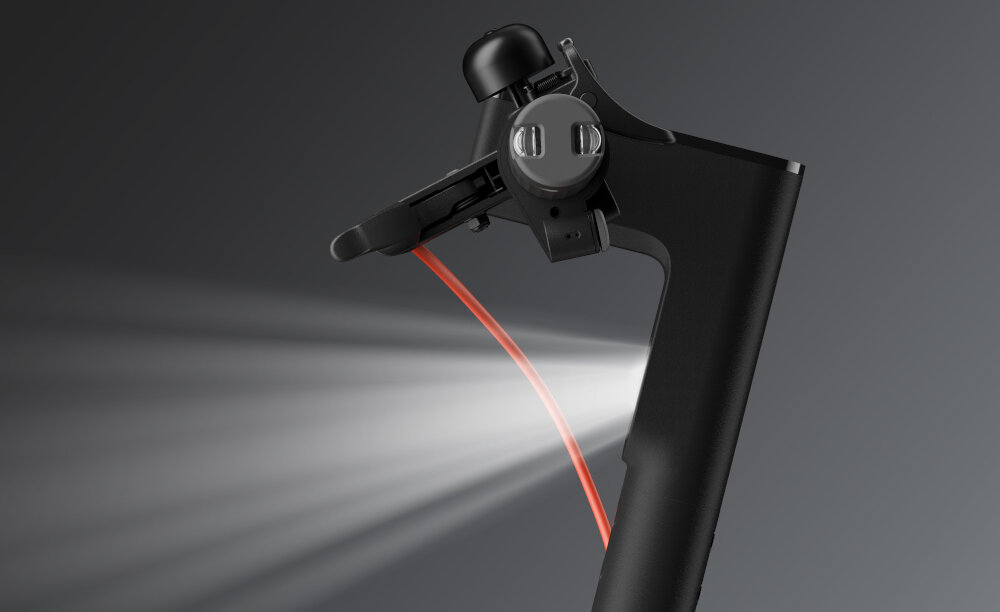 Hulajnoga elektryczna XIAOMI Electric Scooter 4 Pro 2nd Gen Czarny kierukowskazy o intensywnym swietle certyfikat E-Mark przycisk skretu jednoczesny sygnal dzwiekowy automatyczne oswietlenie aktywacja za pomoca aplikacji Mi Home/ Xiaomi Home efektywne ostrzeganie pieszych i pojazdy o hamowaniu