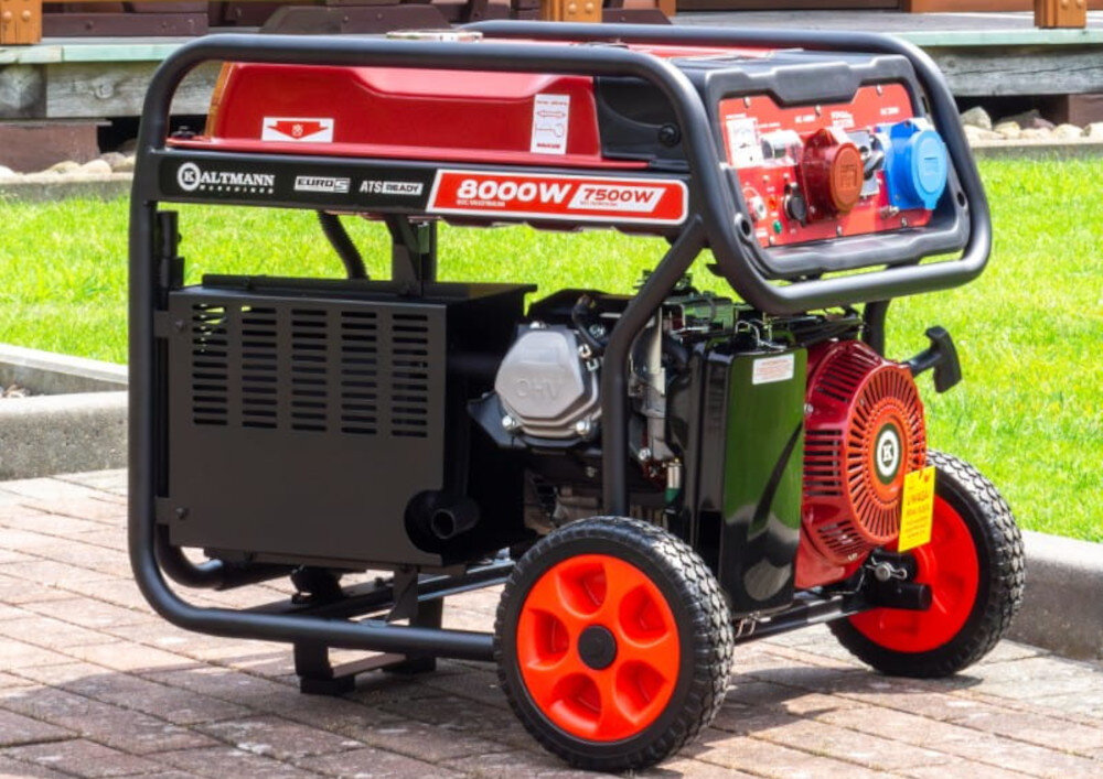 Agregat prądotwórczy KALTMANN K-PGB11000FP EUR5 zdjęcie lifestyle Zbiornik paliwa o pojemności 25 l System AVR