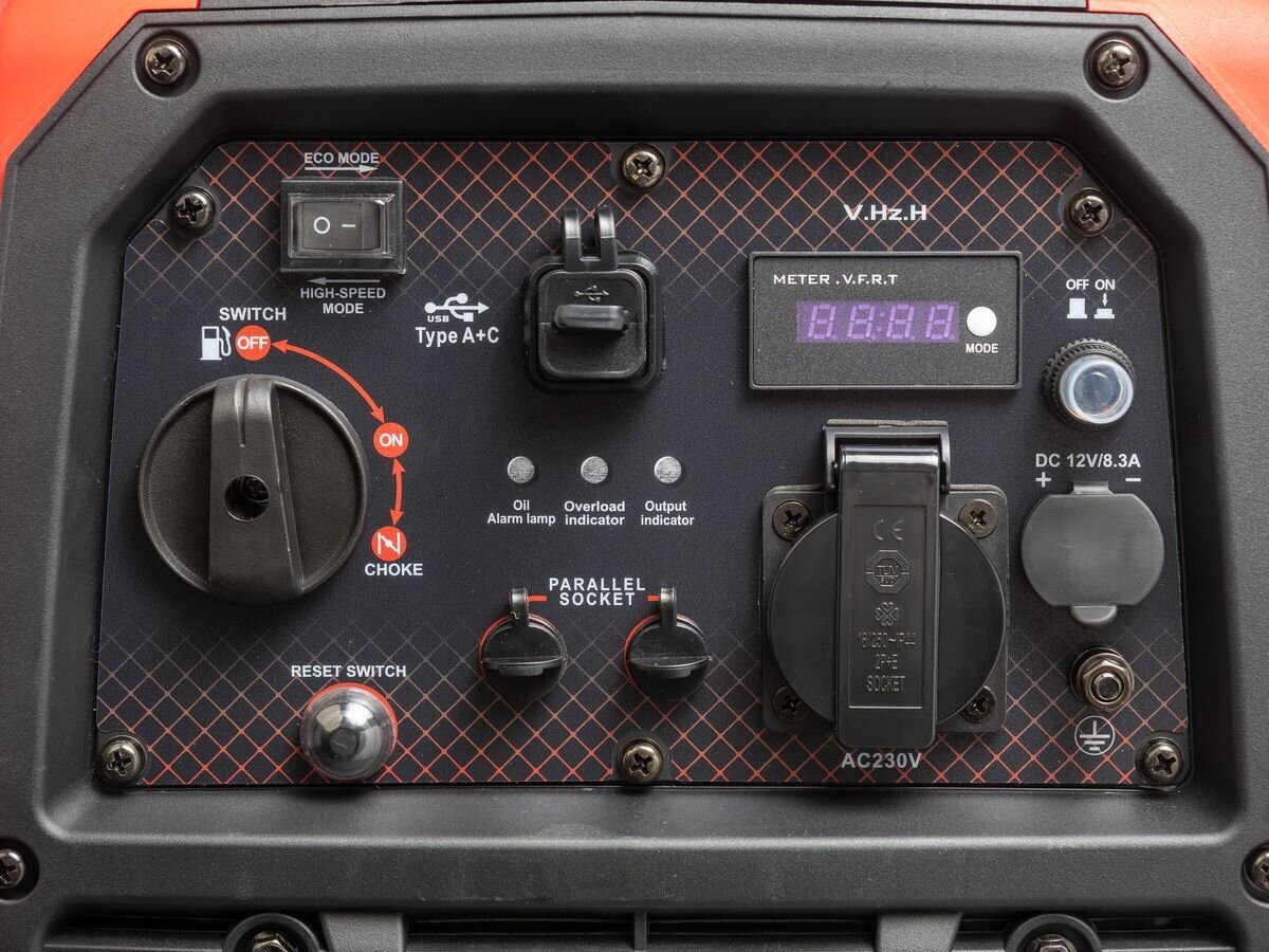 Agregat prądotwórczy KALTMANN K-GINV2000I-K1, USB-A, USB-C, bezpieczeństwo, elektronika, Panel sterowania z gniazdkami i przełącznikami.